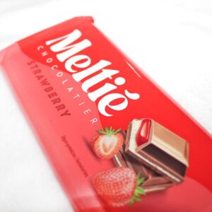 Шоколад з полуницею Meltie Chocolatier Strawberry, Польща (100 г)